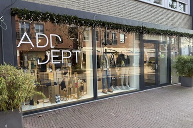 Bekijk foto 2 van Raadhuisstraat 1