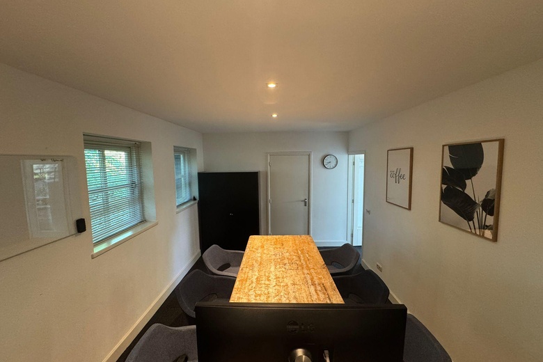 KantoorruimteaanTheerestraat 78<br/> inSint Michielsgestel KantoorruimteaanTheerestraat 78<br/> inSint Michielsgestel