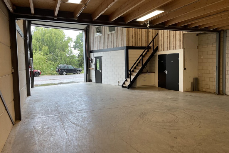 BedrijfsruimteaanBezembinder 8 a<br/> inNijkerk