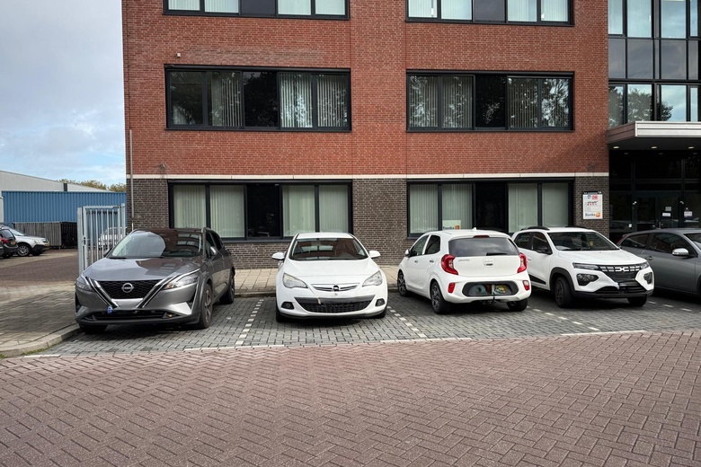 KantoorruimteaanH.A. Lorentzstraat 1 A<br/> inZwijndrecht KantoorruimteaanH.A. Lorentzstraat 1 A<br/> inZwijndrecht