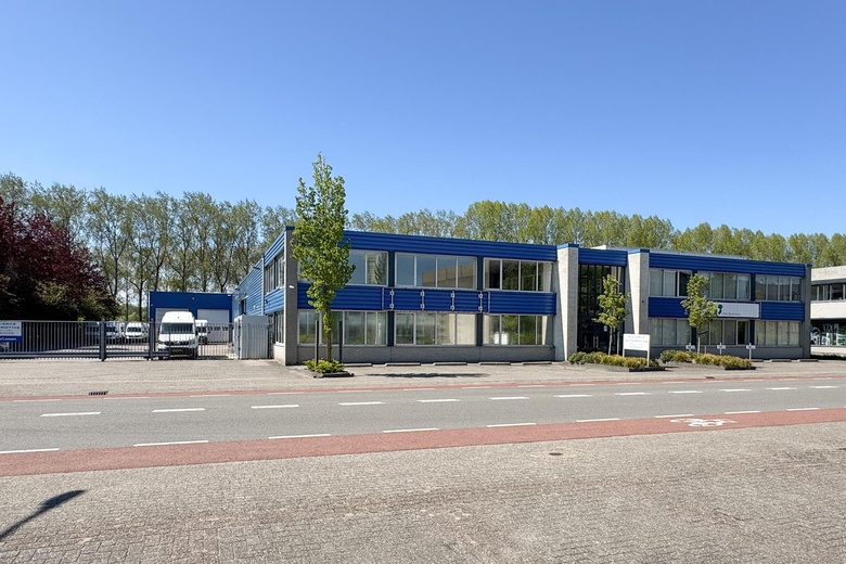Bekijk foto 1 van Flevolaan 5 Bekijk foto 1 van Flevolaan 5