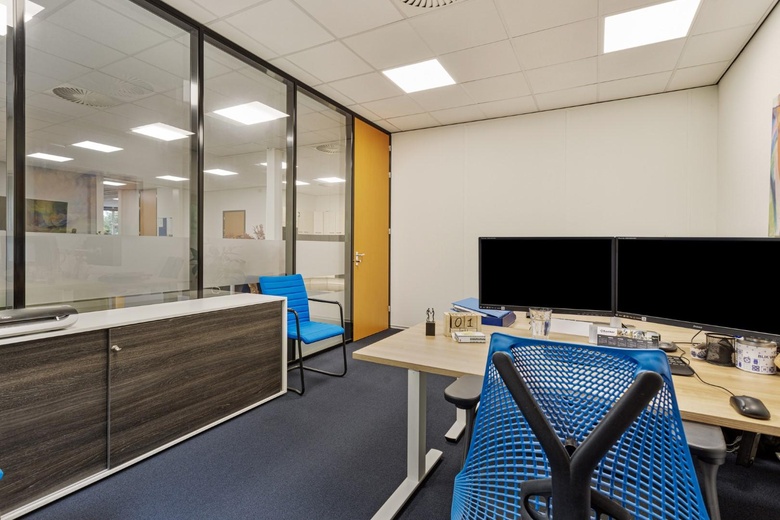 KantoorruimteaanKubus 9 - 15<br/> inSliedrecht