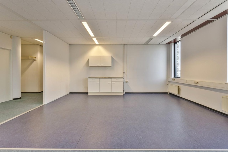 KantoorruimteaanPeter Vineloolaan 46 TRAF<br/> inBergen op Zoom KantoorruimteaanPeter Vineloolaan 46 TRAF<br/> inBergen op Zoom