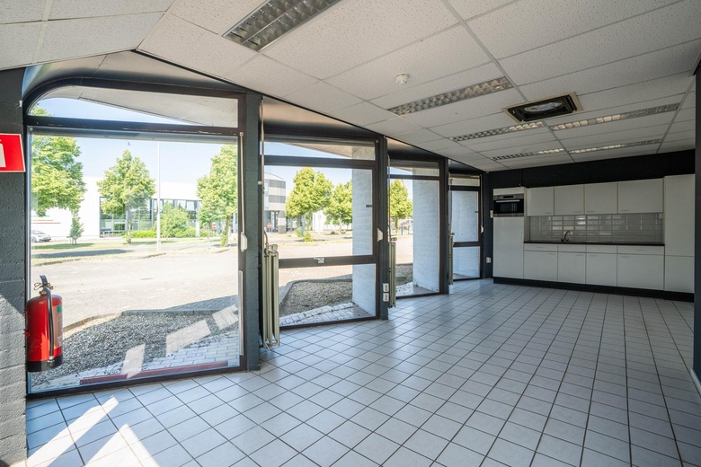 BedrijfsruimteaanDr. Nolenslaan 111<br/> inSittard