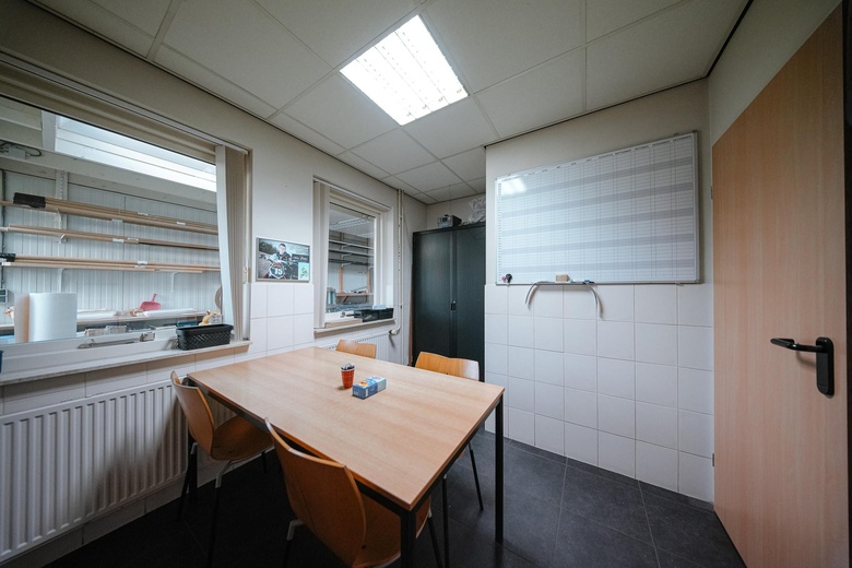 BedrijfsruimteaanBreedijk 19<br/> inHelmond BedrijfsruimteaanBreedijk 19<br/> inHelmond