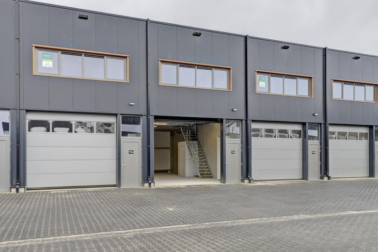 BedrijfsruimteaanSpoorlaan Noord 176<br/> inRoermond