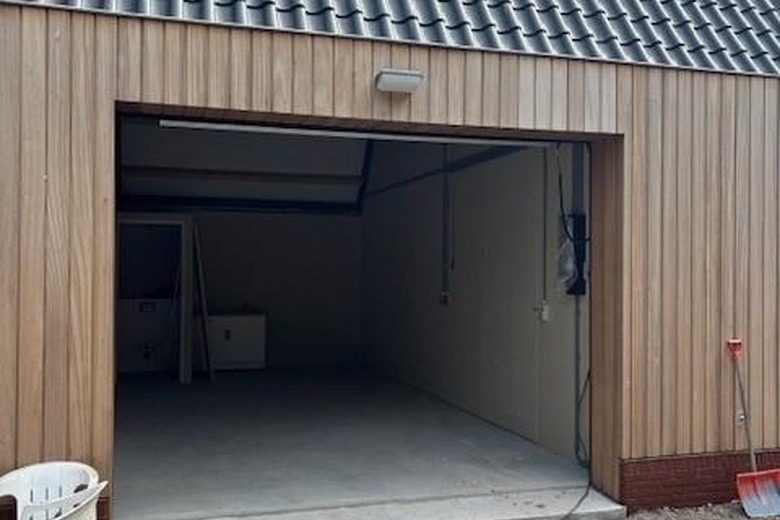 BedrijfsruimteaanBroekermeerdijk 8<br/> inWatergang