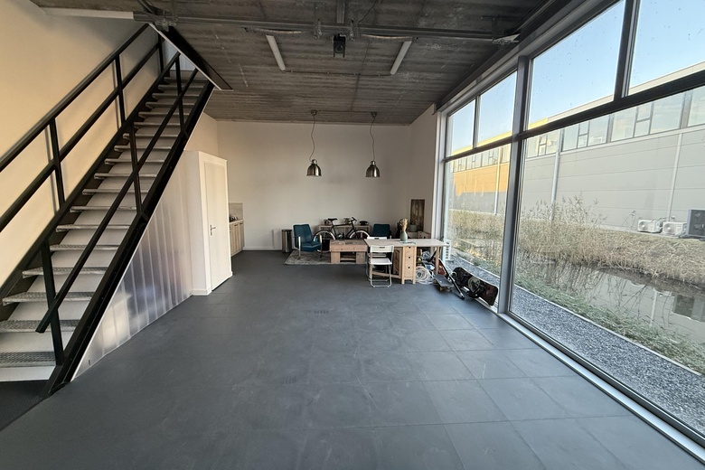 BedrijfsruimteaanHoofdweg-Noord 9 e<br/> inNieuwerkerk aan den IJssel