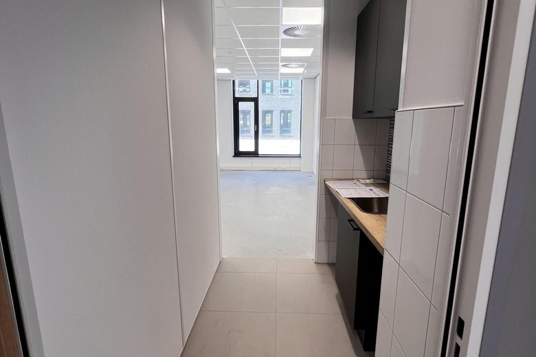 BedrijfsruimteaanKringloopweg 28<br/> inHendrik-Ido-Ambacht