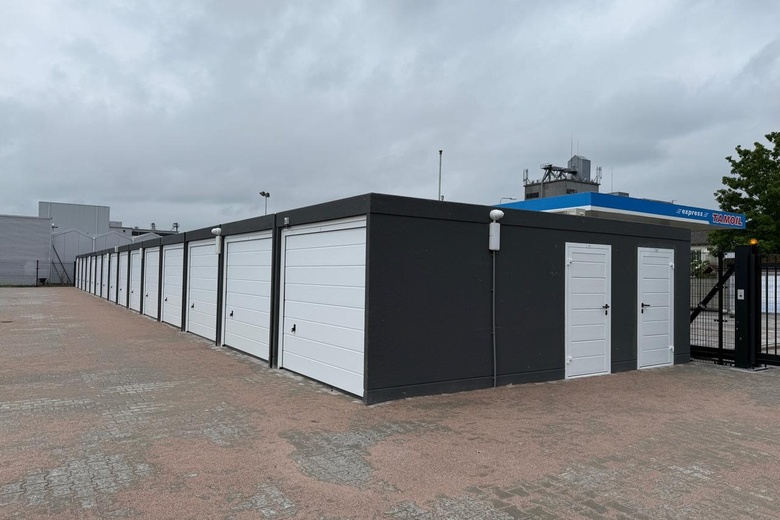 BedrijfsruimteaanIndustrieweg 6<br/> inEmmeloord BedrijfsruimteaanIndustrieweg 6<br/> inEmmeloord