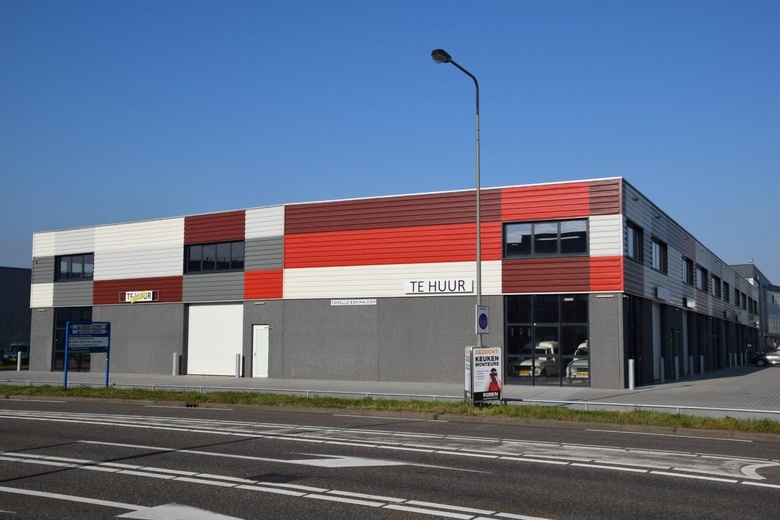 BedrijfsruimteaanMarie Curieweg 3 J<br/> inRoermond BedrijfsruimteaanMarie Curieweg 3 J<br/> inRoermond