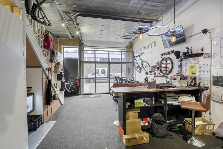 BedrijfsruimteaanIndustrieweg 5 e<br/> inVoorschoten