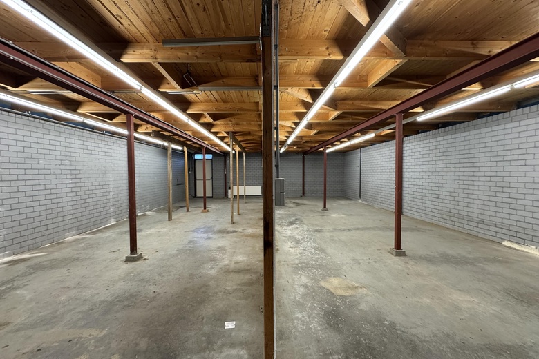 BedrijfsruimteaanHoutkopersstraat 12<br/> inZwijndrecht