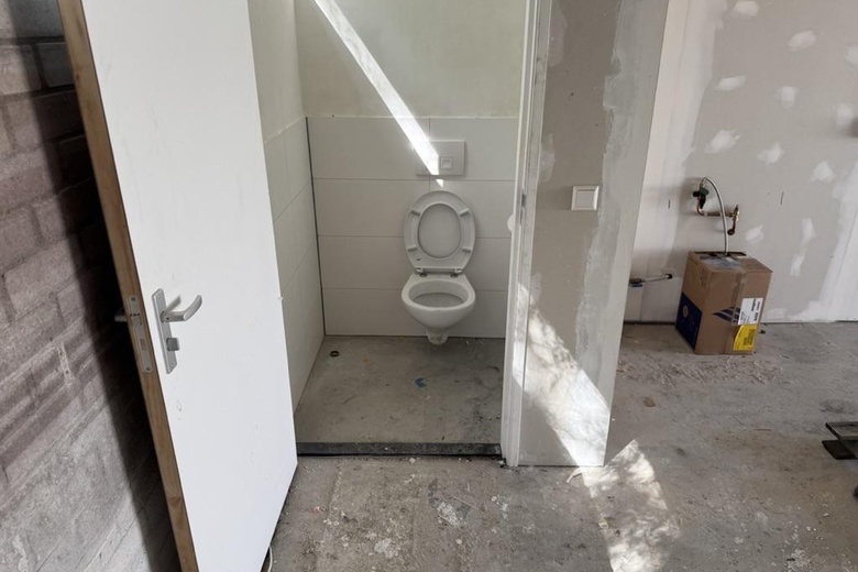 BedrijfsruimteaanMolendijk 50<br/> inRhoon BedrijfsruimteaanMolendijk 50<br/> inRhoon