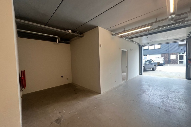 BedrijfsruimteaanSteenbakkerij 23<br/> inNieuwerkerk aan den IJssel