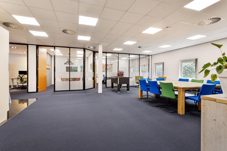 KantoorruimteaanKubus 9 - 15<br/> inSliedrecht