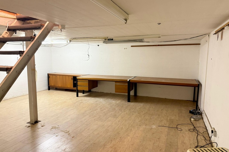 WinkelruimteaanVeldkampstraat 1<br/> inEnschede WinkelruimteaanVeldkampstraat 1<br/> inEnschede