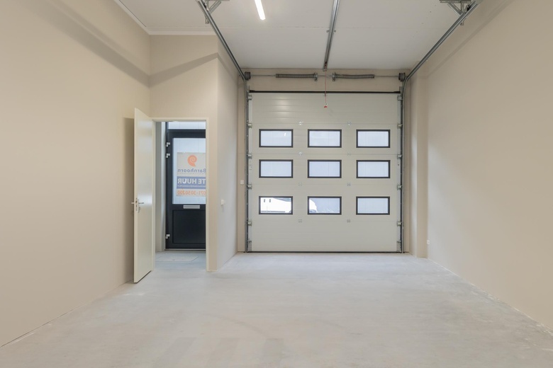 BedrijfsruimteaanCilinderweg 67<br/> inRoelofarendsveen