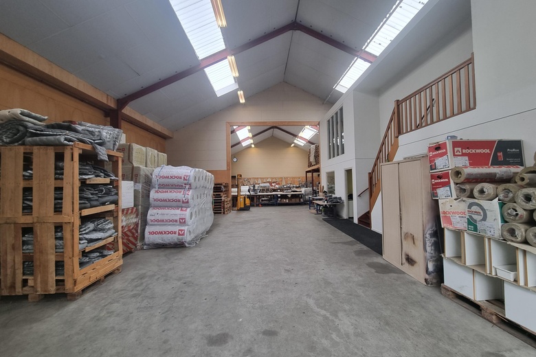 BedrijfsruimteaanIndustrieweg 21 a<br/> inVuren