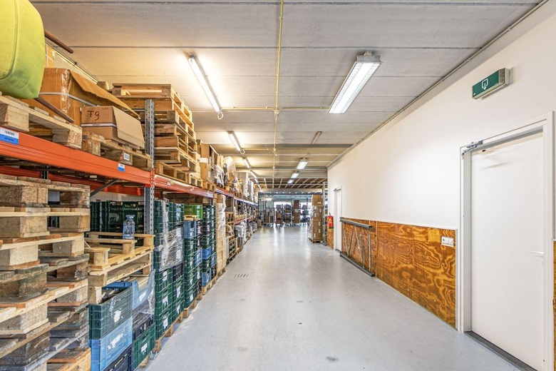 BedrijfsruimteaanBoekweitstraat 82<br/> inNieuw-Vennep BedrijfsruimteaanBoekweitstraat 82<br/> inNieuw-Vennep