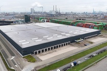 Bekijk foto 1 van eenheid 1 aan de Koerilenstraat 9 in Maasvlakte Rotterdam