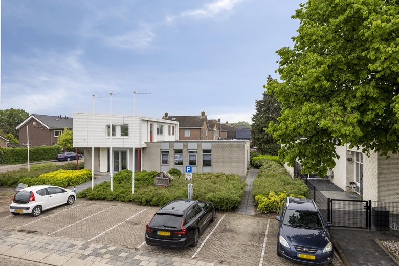 BedrijfsruimteaanLijsterbesstraat 1<br/> inLutten