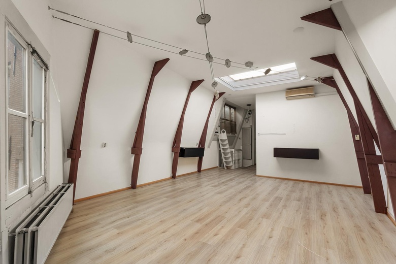 WinkelruimteaanWarmoesstraat 89<br/> inAmsterdam