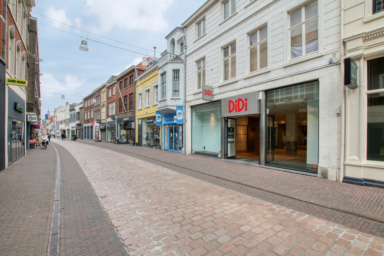 WinkelruimteaanSteenweg 25<br/> inRoermond