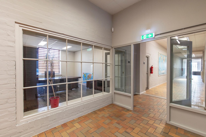 BedrijfsruimteaanAlbert Thijsstraat 19<br/> inEygelshoven BedrijfsruimteaanAlbert Thijsstraat 19<br/> inEygelshoven