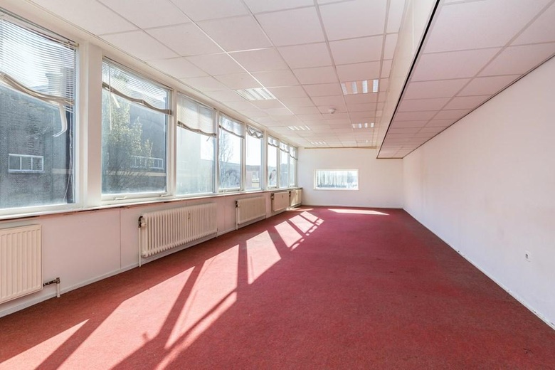 KantoorruimteaanPiekstraat 15 35<br/> inRotterdam KantoorruimteaanPiekstraat 15 35<br/> inRotterdam