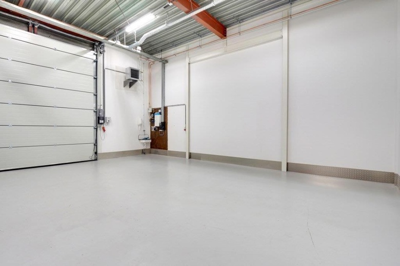 BedrijfsruimteaanAmbachtsweg 9<br/> inElst