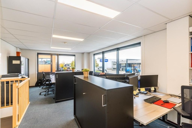 BedrijfsruimteaanNieuwland Parc 11 a<br/> inAlblasserdam