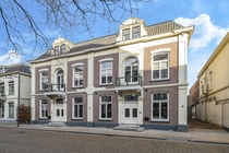 Bekijk foto 3 van Burgemeester van Nispenstraat 10