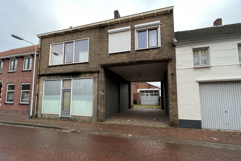 Bekijk foto 1 van Oranjestraat 3 Bekijk foto 1 van Oranjestraat 3