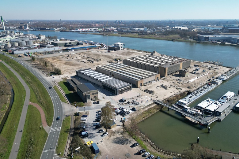 BedrijfsruimteaanLindtsedijk 14 C<br/> inZwijndrecht