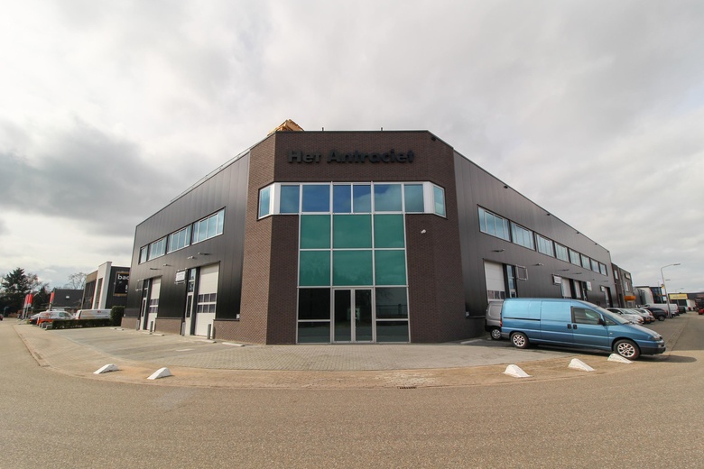 BedrijfsruimteaanHoge Eng-Oost 19<br/> inPutten