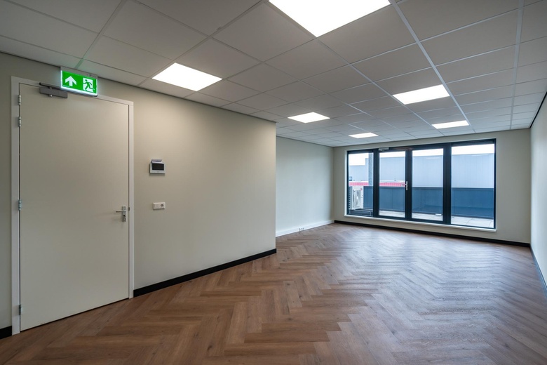 BedrijfsruimteaanEemmeerlaan 2 L<br/> inWeesp