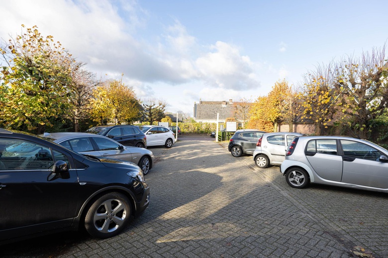 KantoorruimteaanHellingstraat 22<br/> inHuizen