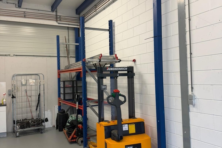 BedrijfsruimteaanC. Verolmelaan 221<br/> inUithoorn