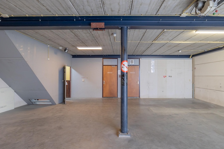 BedrijfsruimteaanTransportweg 21<br/> inNieuwkoop BedrijfsruimteaanTransportweg 21<br/> inNieuwkoop