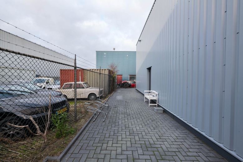 BedrijfsruimteaanEinsteinweg 19 b<br/> inHellevoetsluis