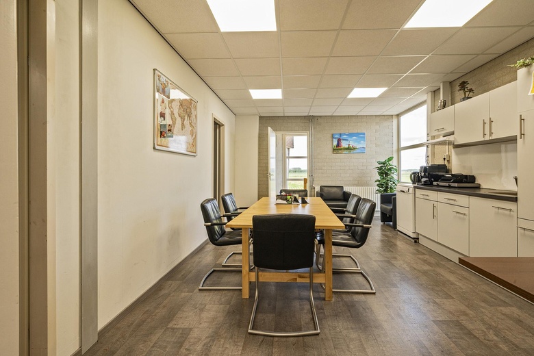 BedrijfsruimteaanRijthoek 11<br/> inHaaften