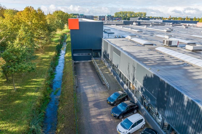 Bekijk foto 1 van Newtonweg 1 Bekijk foto 1 van Newtonweg 1