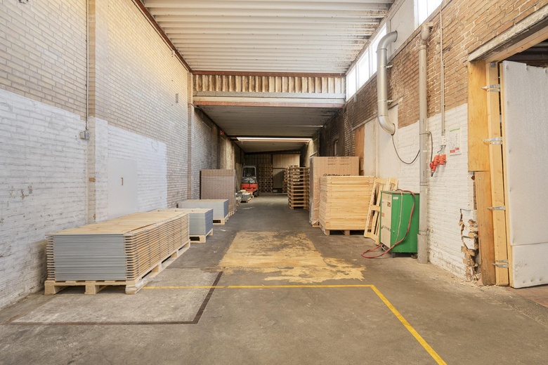 BedrijfsruimteaanSchouwslootweg 7<br/> inWaalwijk