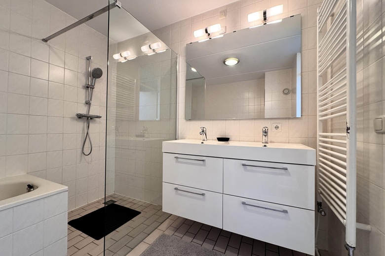 BedrijfsruimteaanFioringrasstraat 45 - 47<br/> inAlmere