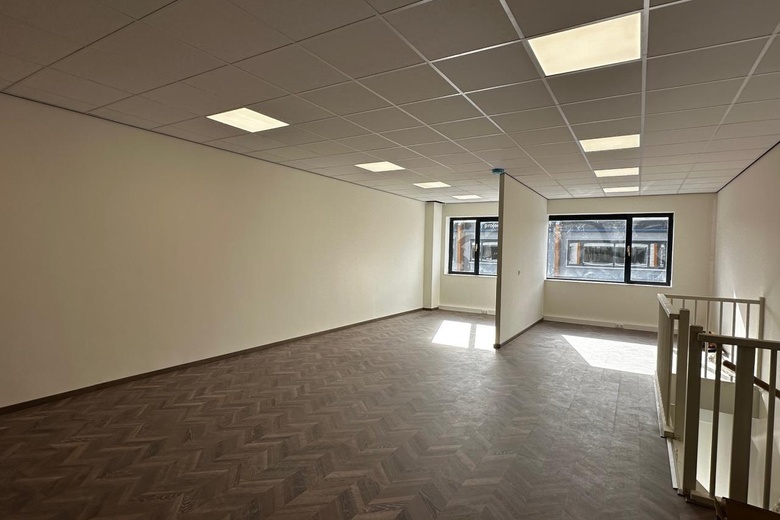 BedrijfsruimteaanIndustrieweg 12<br/> inZoeterwoude