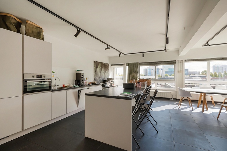 BedrijfsruimteaanRhoneweg 20<br/> inAmsterdam