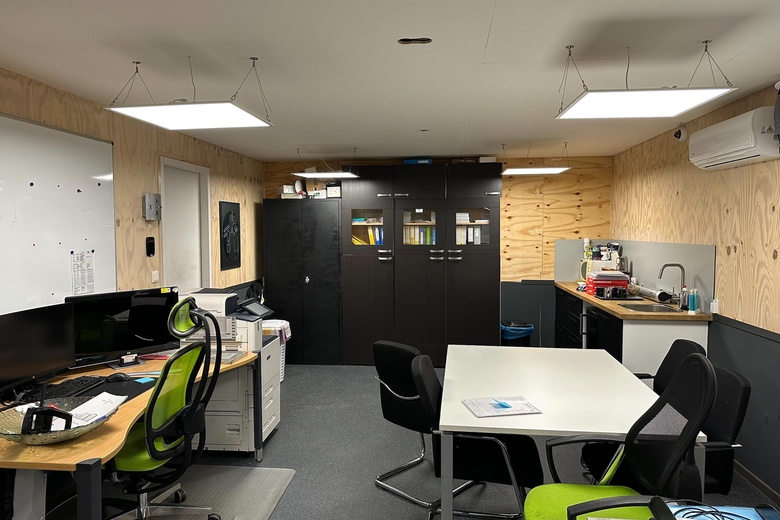 BedrijfsruimteaanSolvayweg 13<br/> inHerten