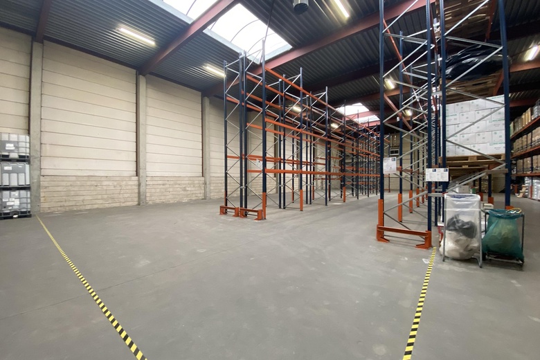 BedrijfsruimteaanElzenweg 13<br/> inWaalwijk BedrijfsruimteaanElzenweg 13<br/> inWaalwijk
