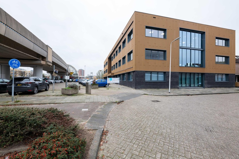 KantoorruimteaanThorbeckelaan 82 C<br/> inSpijkenisse KantoorruimteaanThorbeckelaan 82 C<br/> inSpijkenisse
